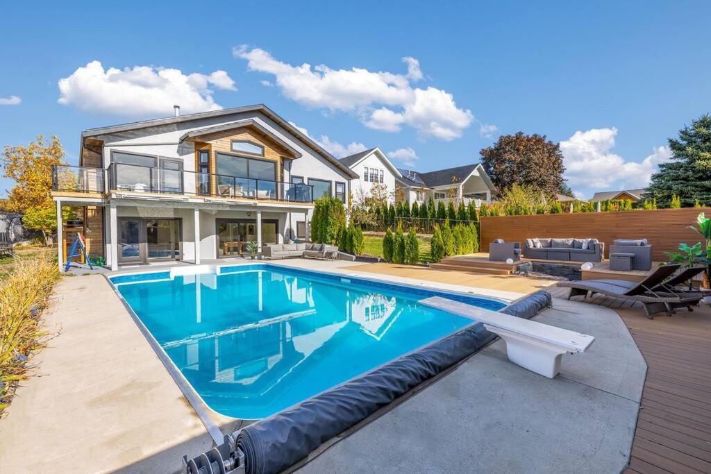 Luxurious 5 Bedroom House With Pool & Sauna West Kelowna Kültér fotó