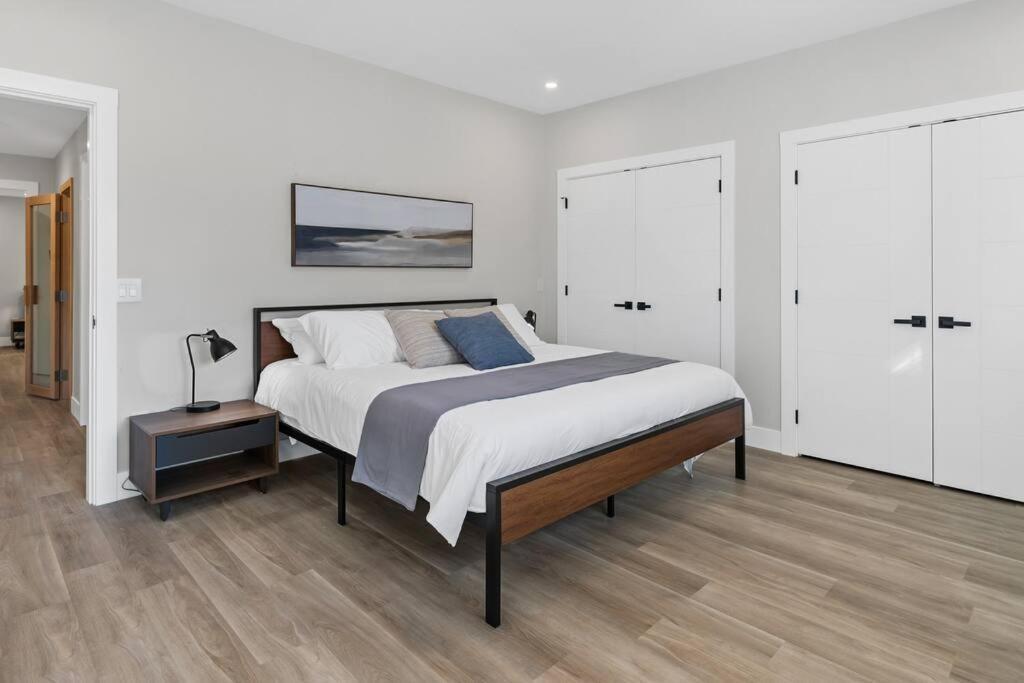 Luxurious 5 Bedroom House With Pool & Sauna West Kelowna Kültér fotó