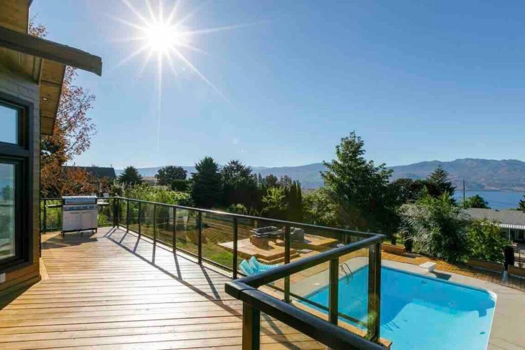 Luxurious 5 Bedroom House With Pool & Sauna West Kelowna Kültér fotó