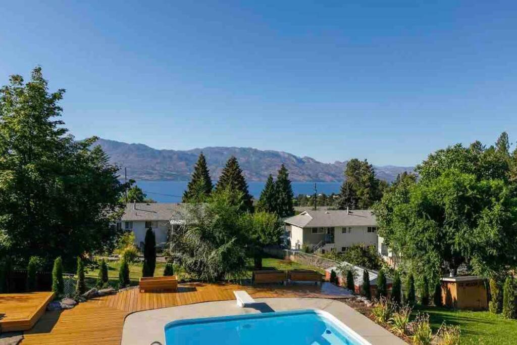 Luxurious 5 Bedroom House With Pool & Sauna West Kelowna Kültér fotó