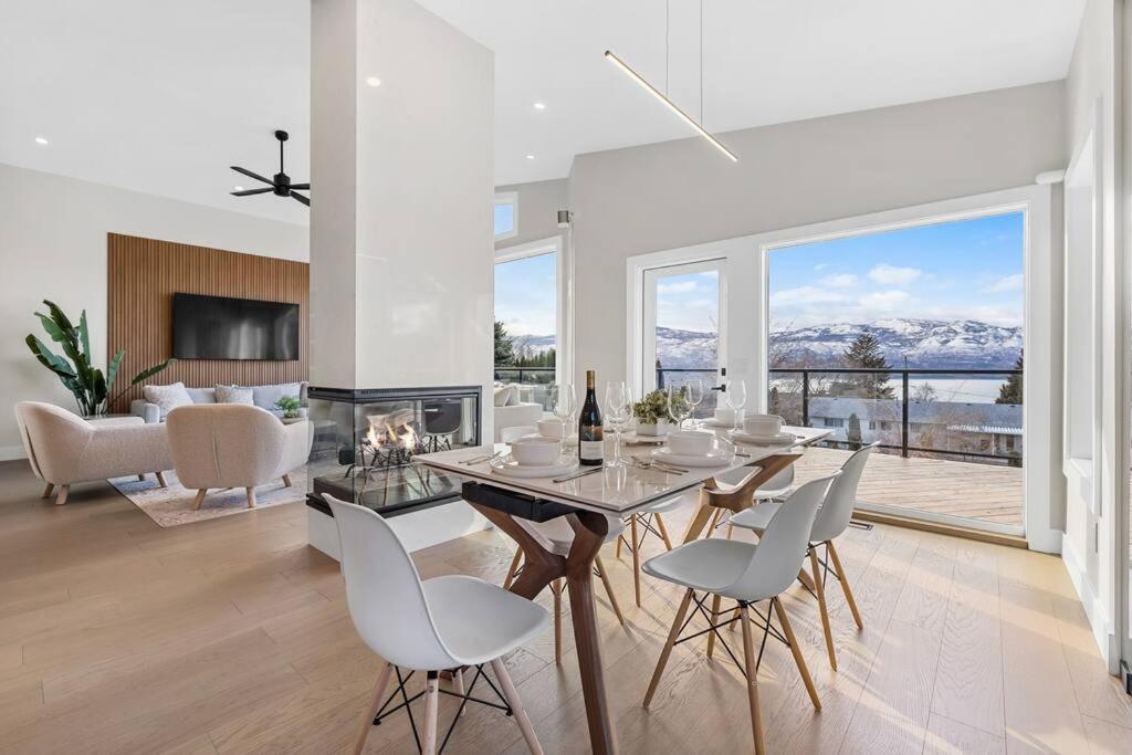 Luxurious 5 Bedroom House With Pool & Sauna West Kelowna Kültér fotó
