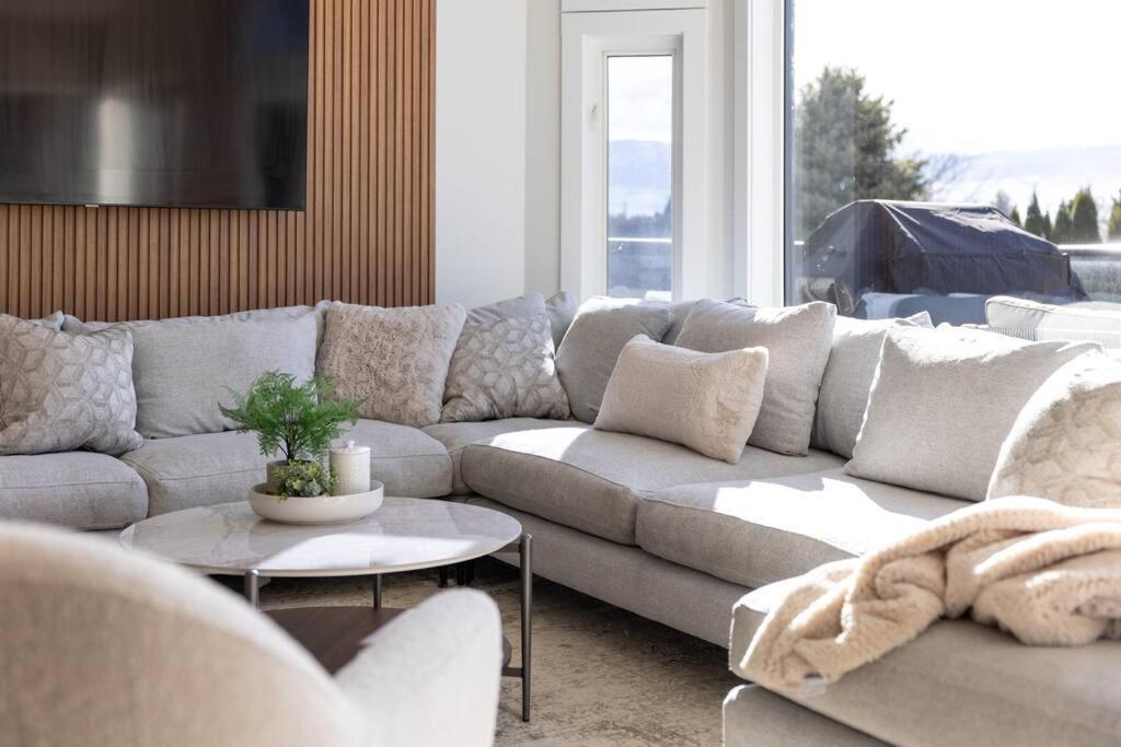 Luxurious 5 Bedroom House With Pool & Sauna West Kelowna Kültér fotó